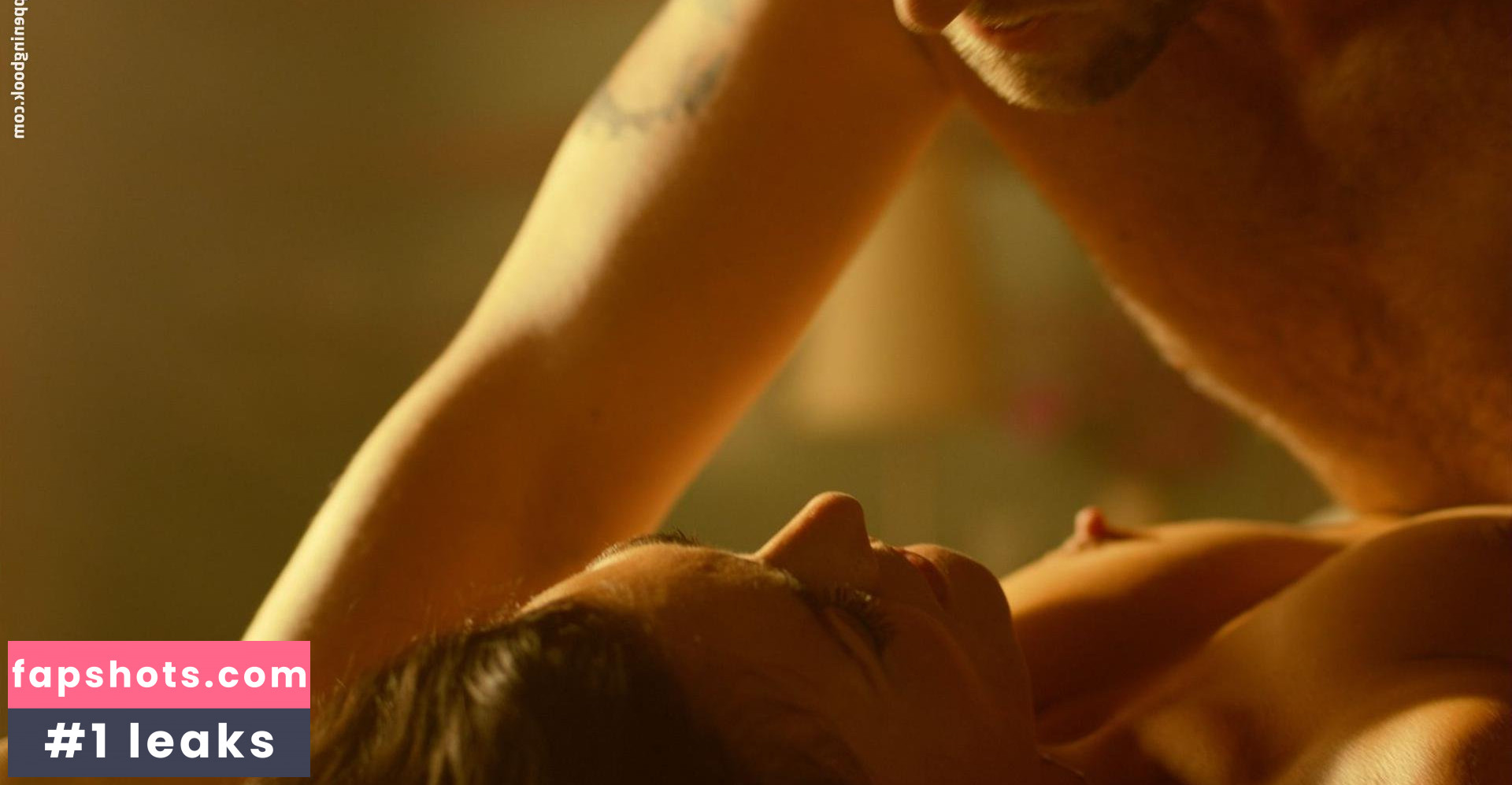 Lyne Renee gallery photo #14