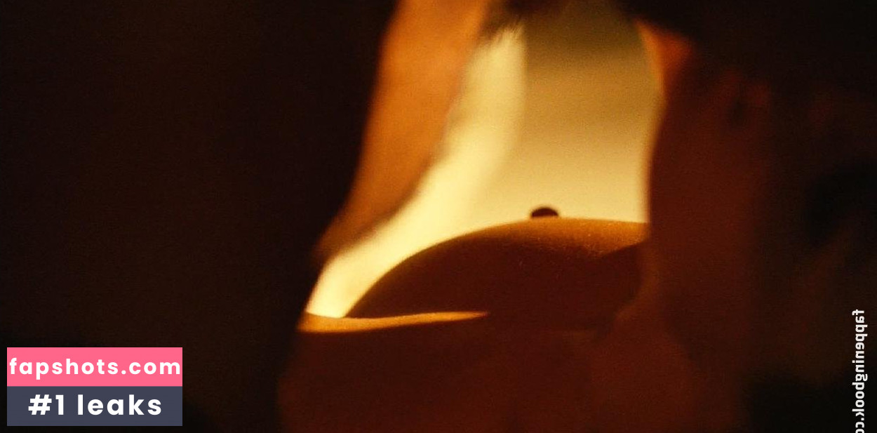 Lyne Renee gallery photo #5