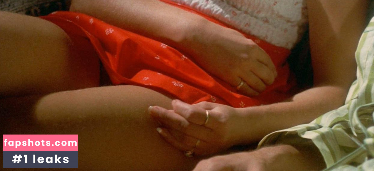 Lynette Curran nude babe gallery