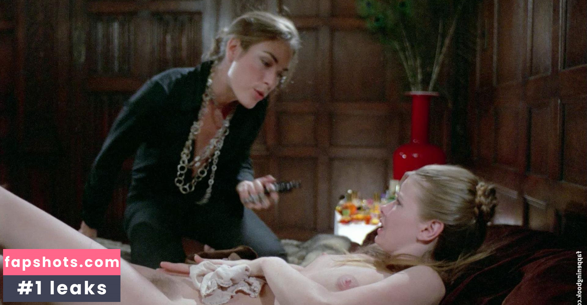 Lynn Lowry gallery photo #7