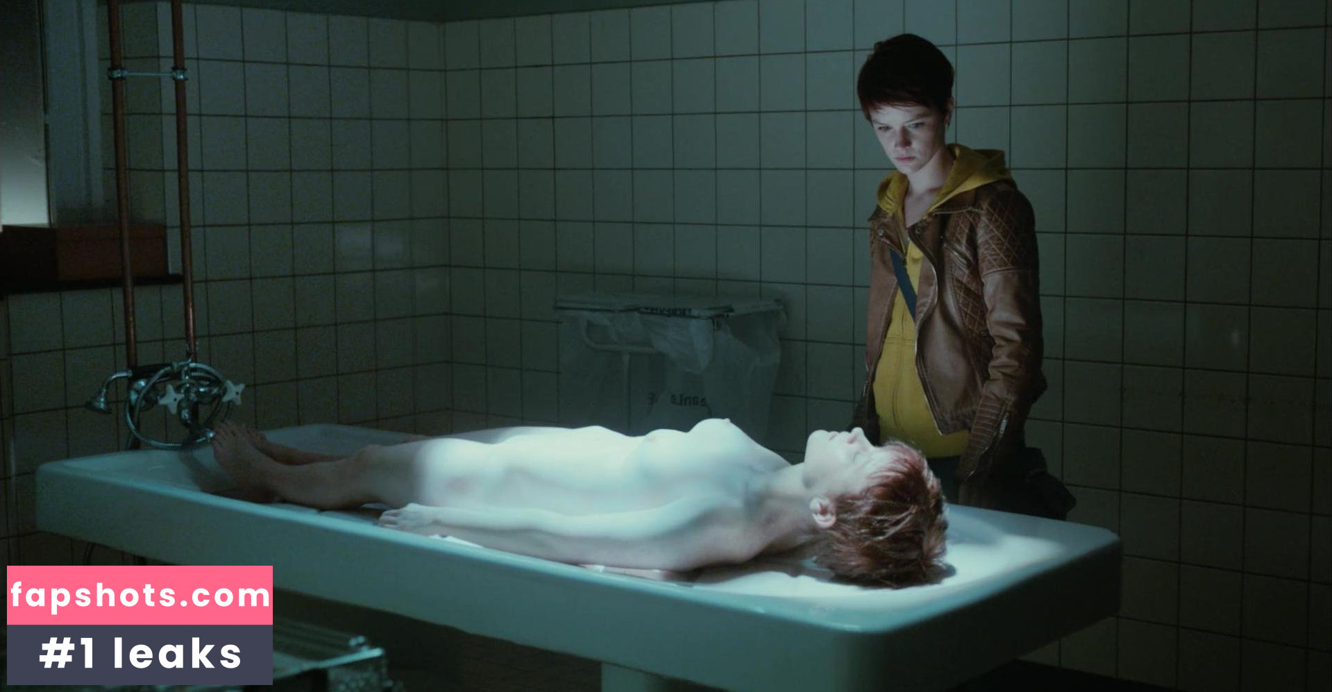 Lynn Van Royen gallery photo #14