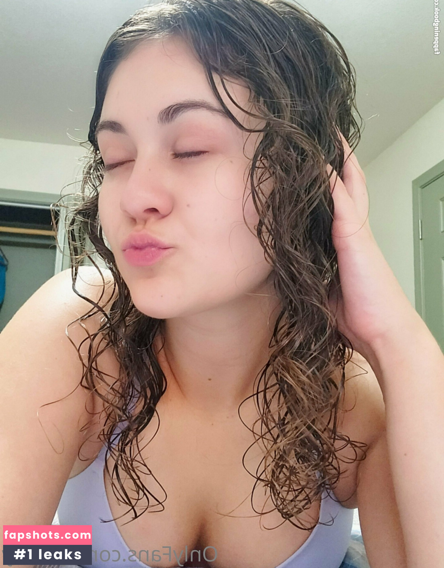 lynnley gallery photo #4