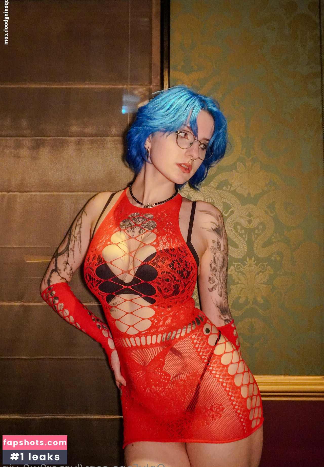 Lyra Crow gallery photo #134