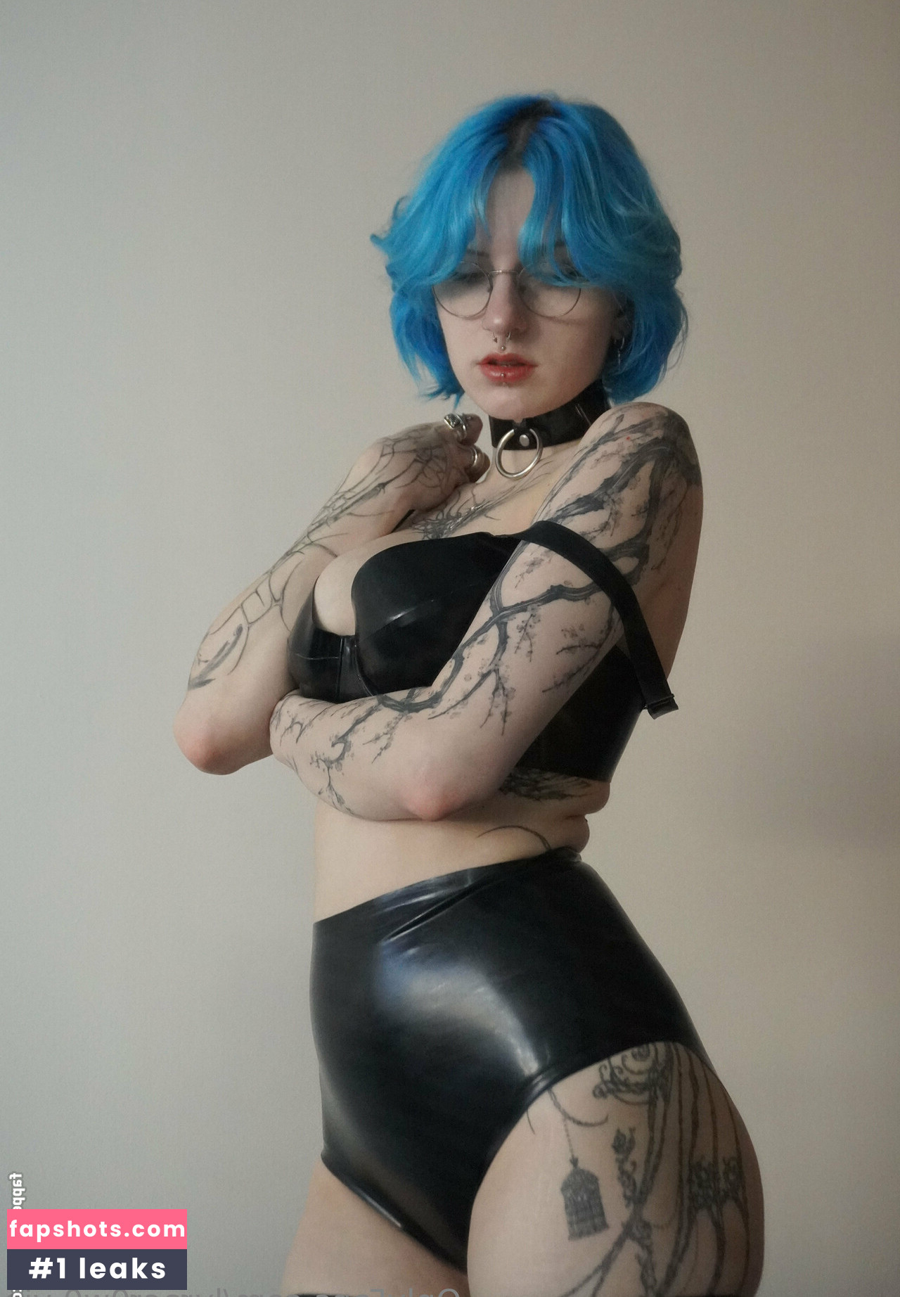 Lyra Crow gallery photo #100