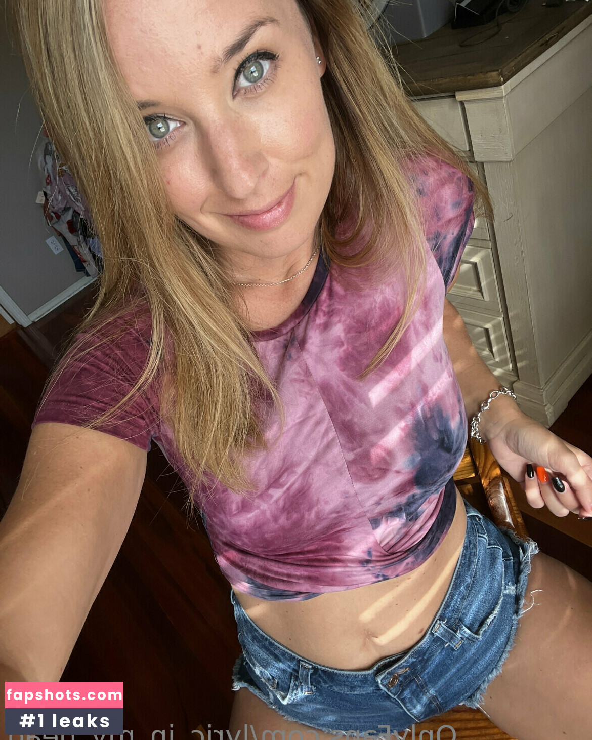 lyric_in_my_head Nude Leaks OnlyFans Photos #12 - LeakJerk