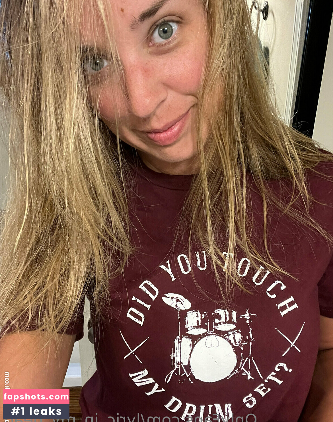 lyric_in_my_head Nude Leaks OnlyFans Photos #34 - LeakJerk