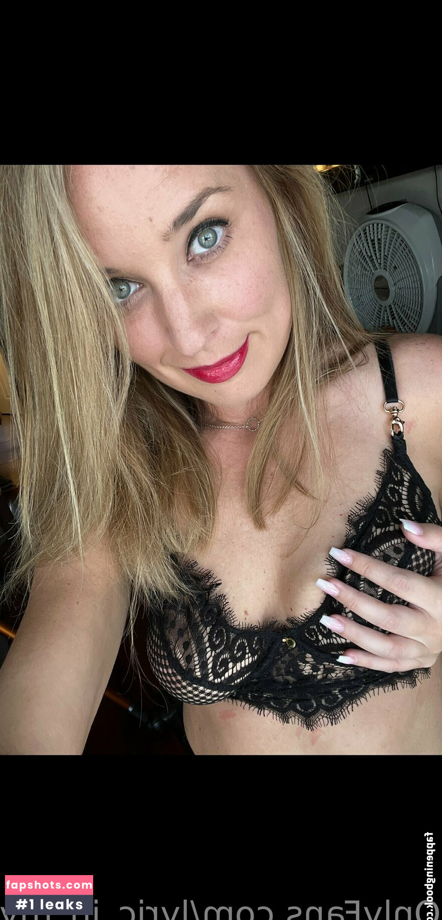 lyric_in_my_head Nude Leaks OnlyFans Photos #49 - LeakJerk