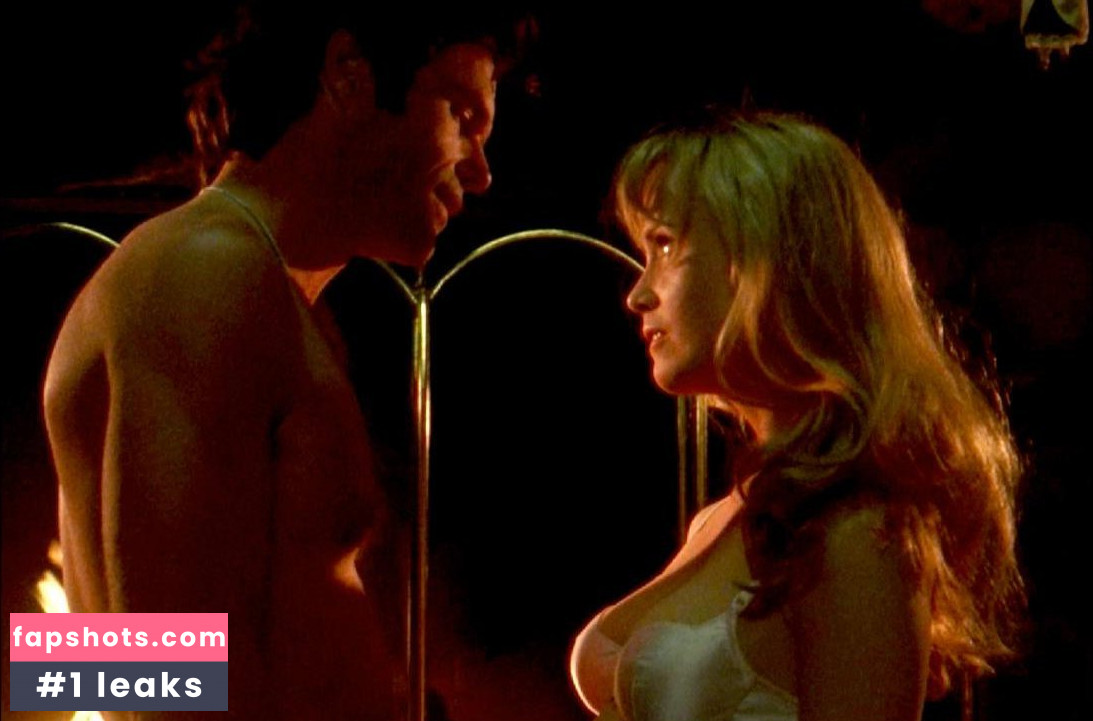 Lysette Anthony gallery photo #33