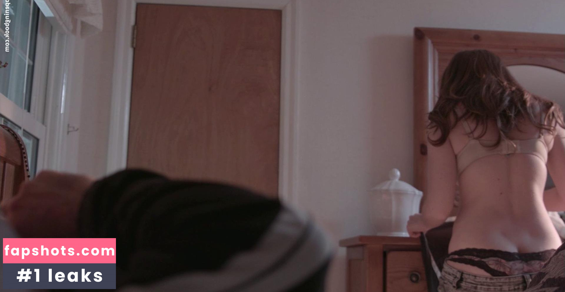 Lyssa Roberts gallery photo #18