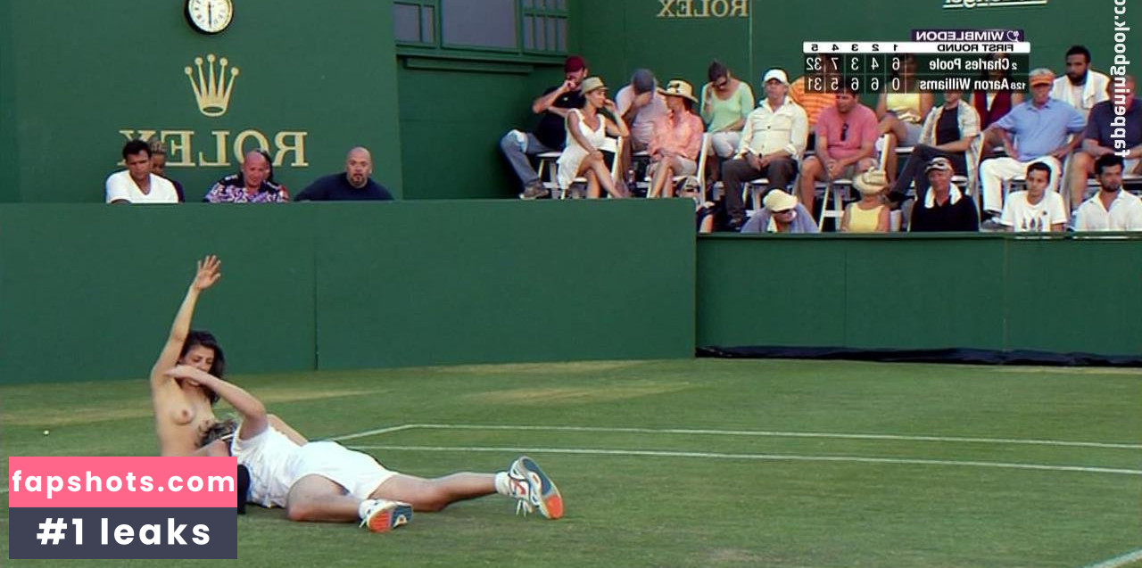 Lyssa Roberts gallery photo #21