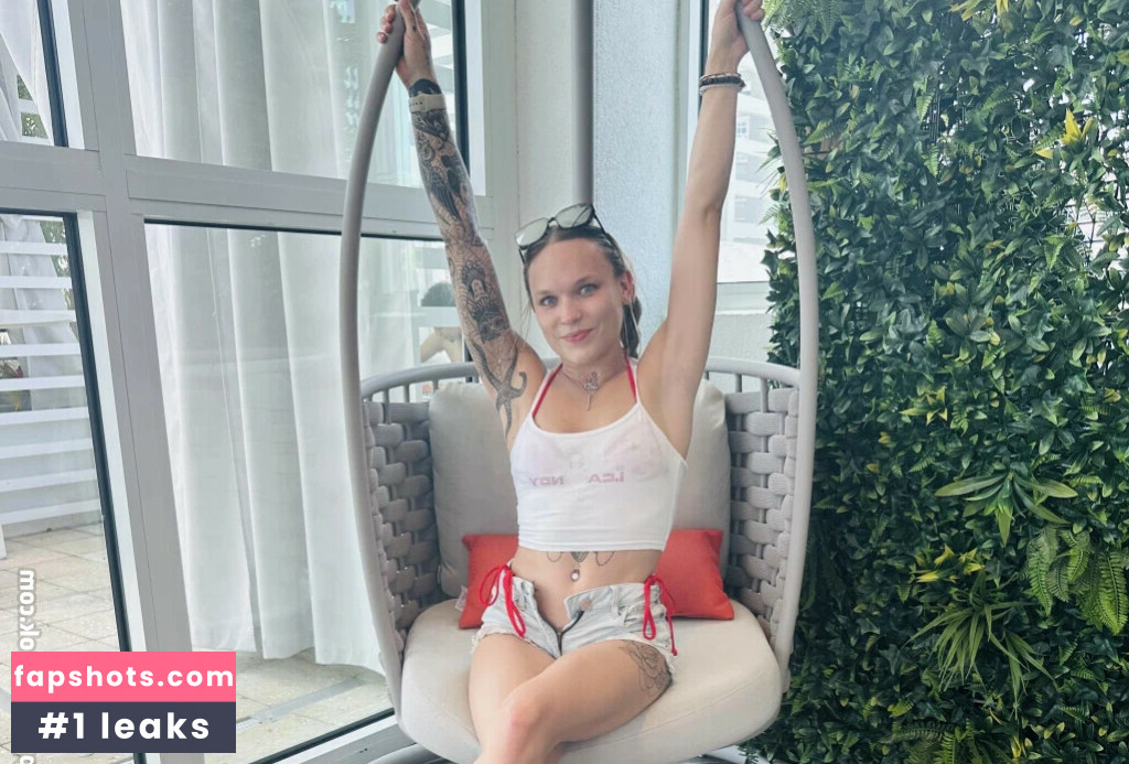 Lyssylola gallery photo #3