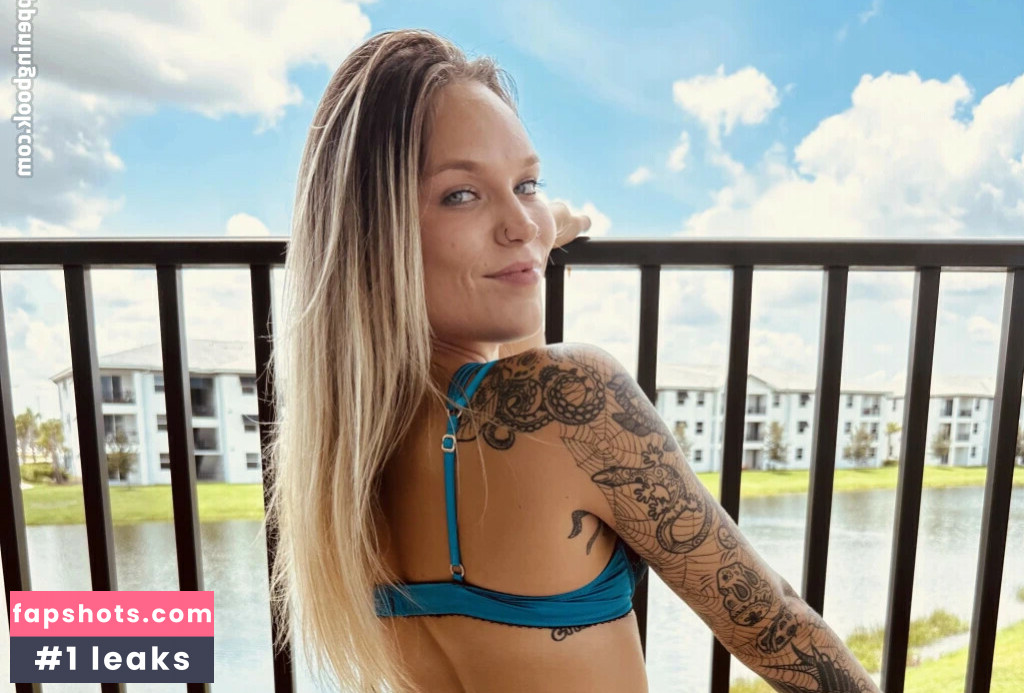 Lyssylola nude babe gallery