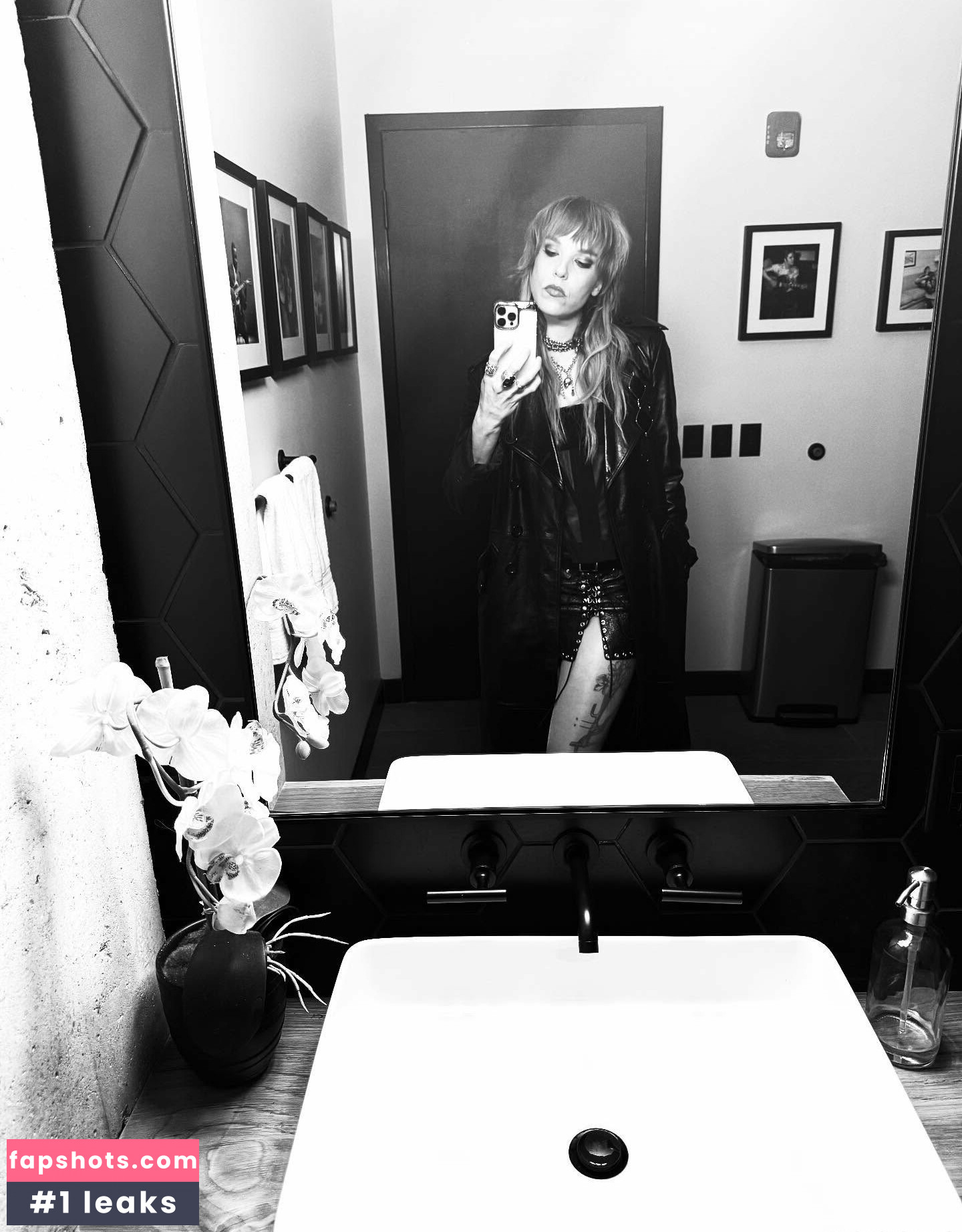 Lzzy Hale gallery photo #2