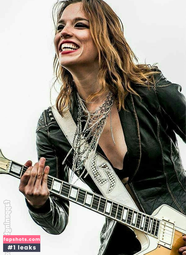 Lzzy Hale gallery photo #17