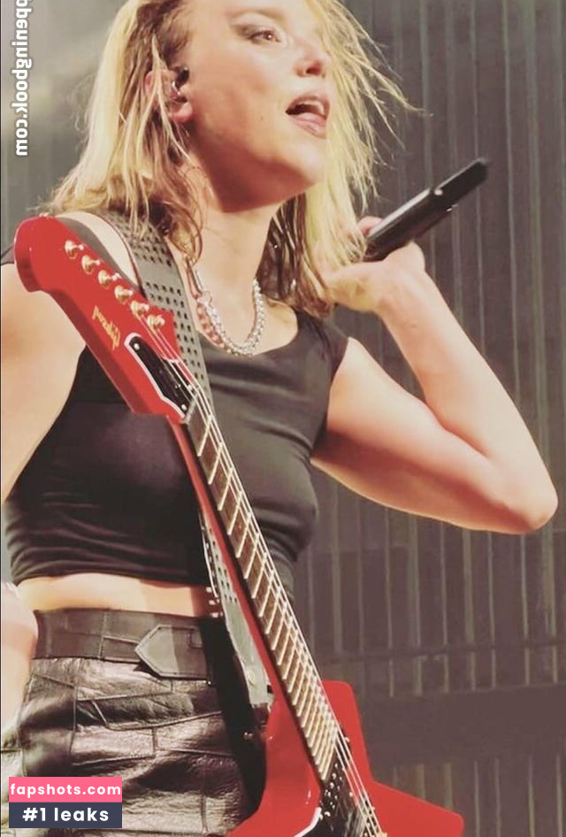 Lzzy Hale gallery photo #18