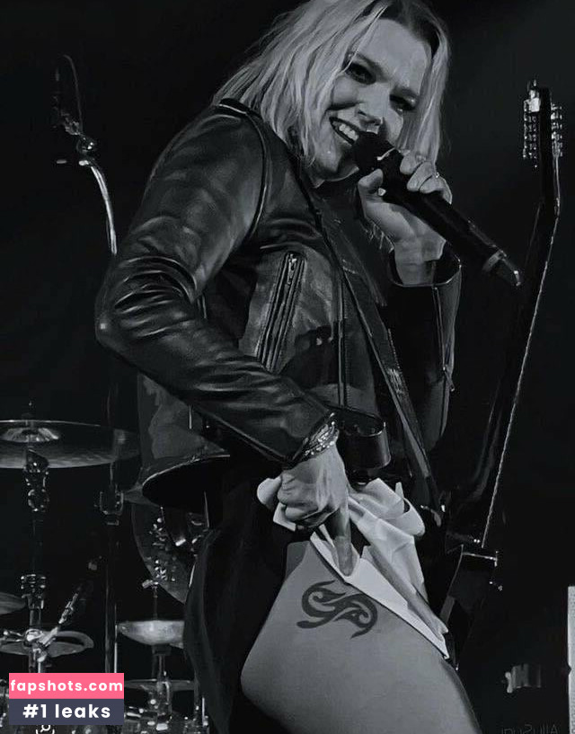 Lzzy Hale gallery photo #25