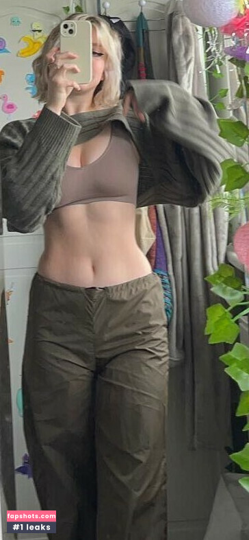 m.ae.3 nude babe gallery