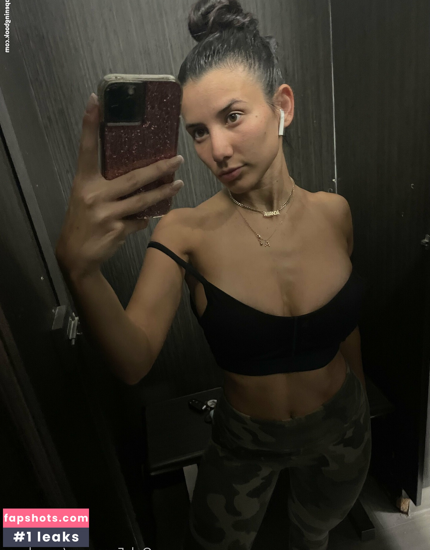 maandymore nude babe gallery