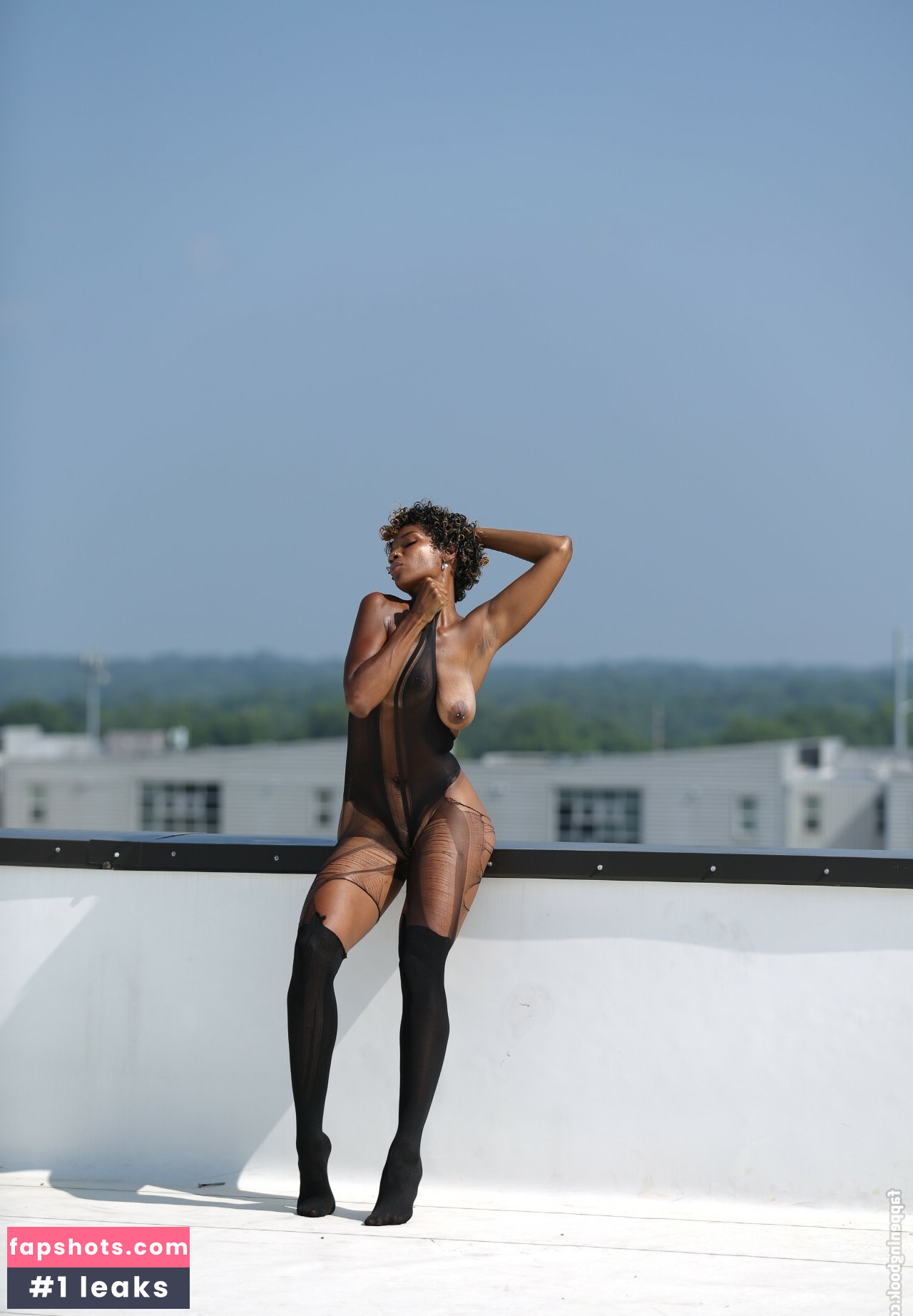 Maat Petrova gallery photo #2