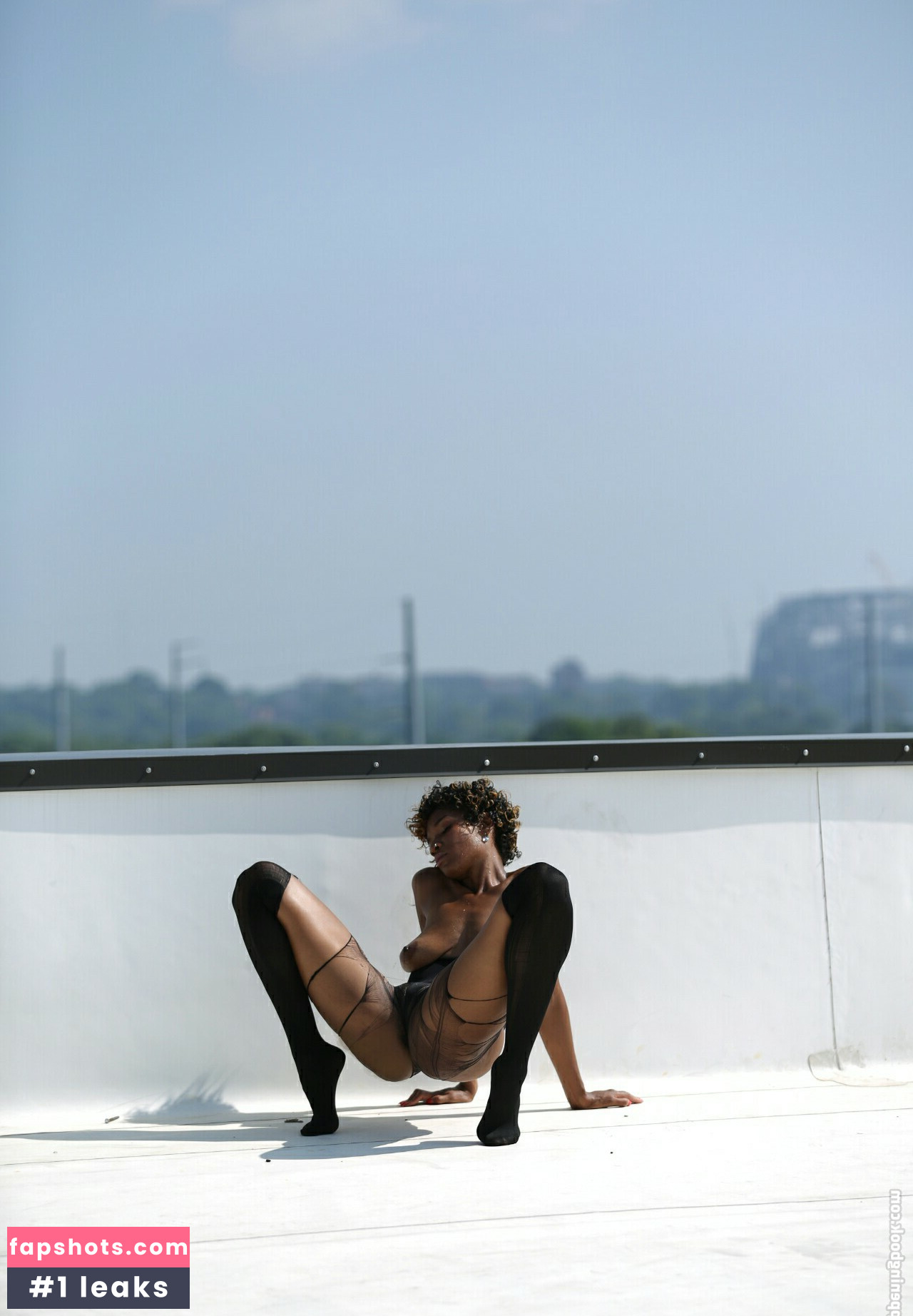 Maat Petrova gallery photo #11