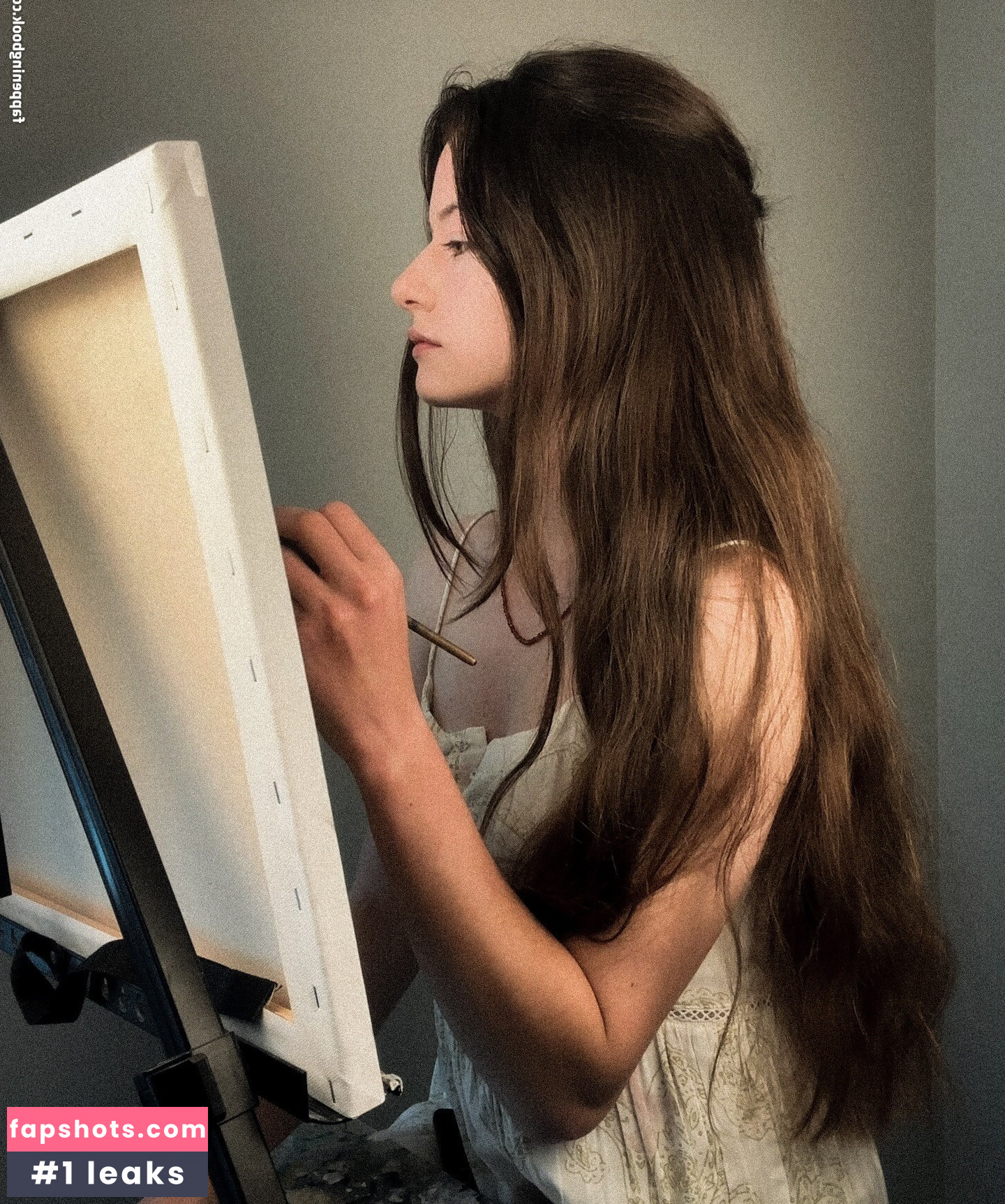 Mackenzie Foy Filtración Desnuda OnlyFans Foto #4 - Fapshots