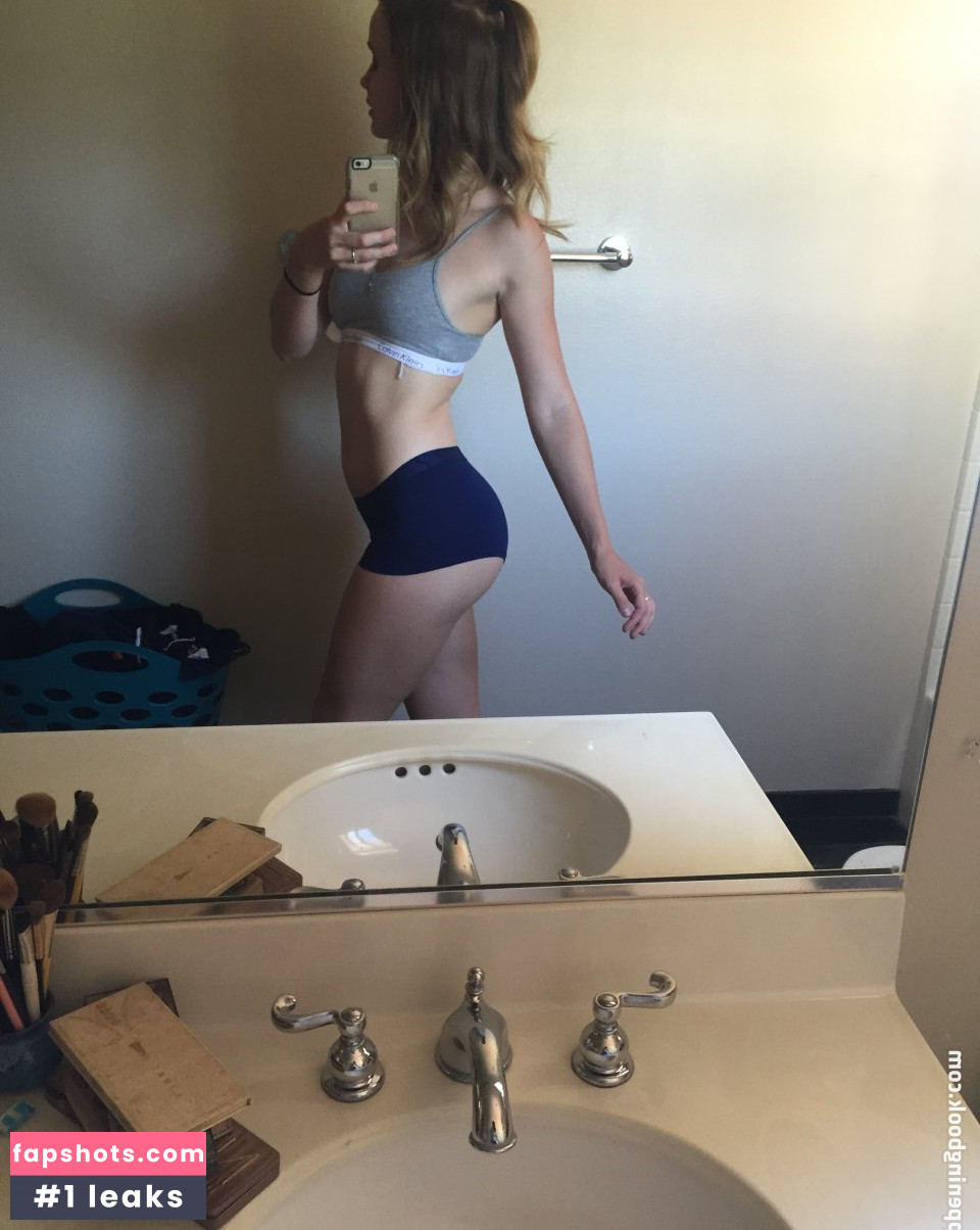 Mackenzie Lintz gallery photo #37