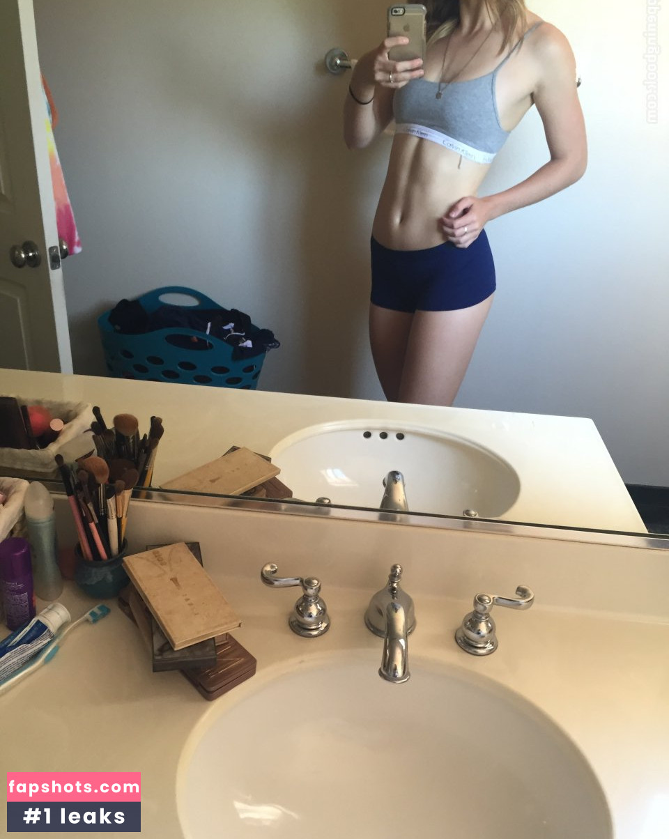 Mackenzie Lintz gallery photo #38