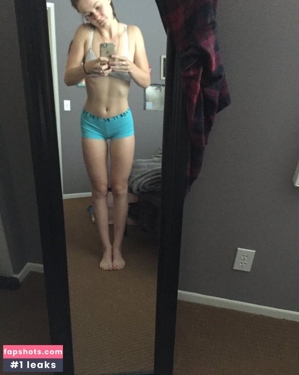 Mackenzie Lintz gallery photo #44