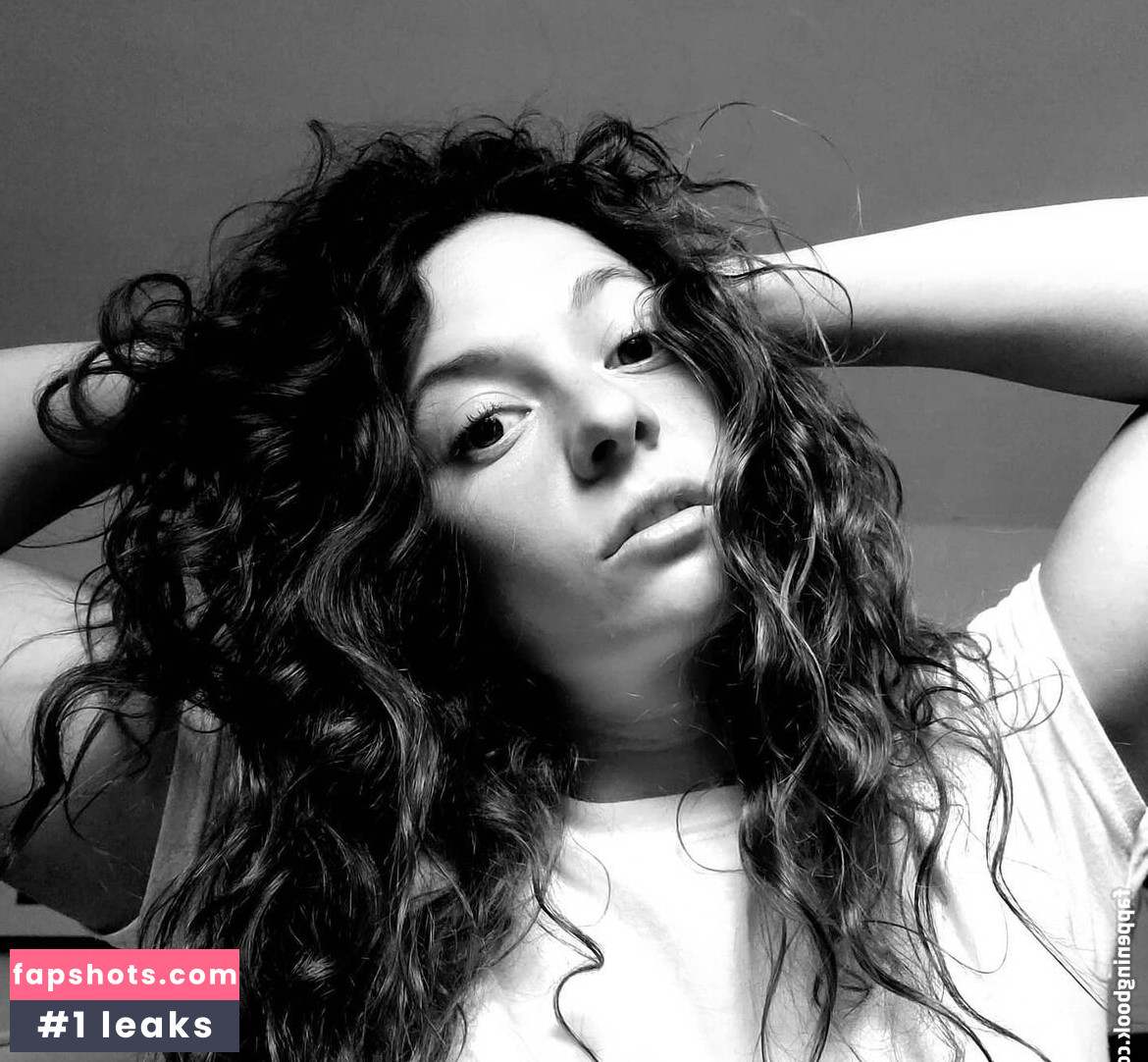 Mackenzie Rosman gallery photo #5