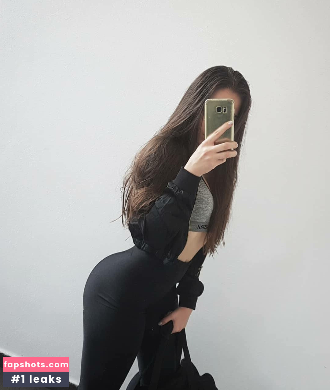 Madalina Mates gallery photo #15