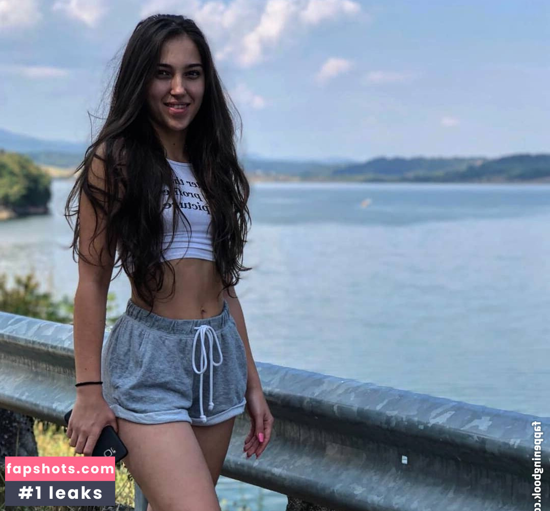 Madalina Mates gallery photo #36