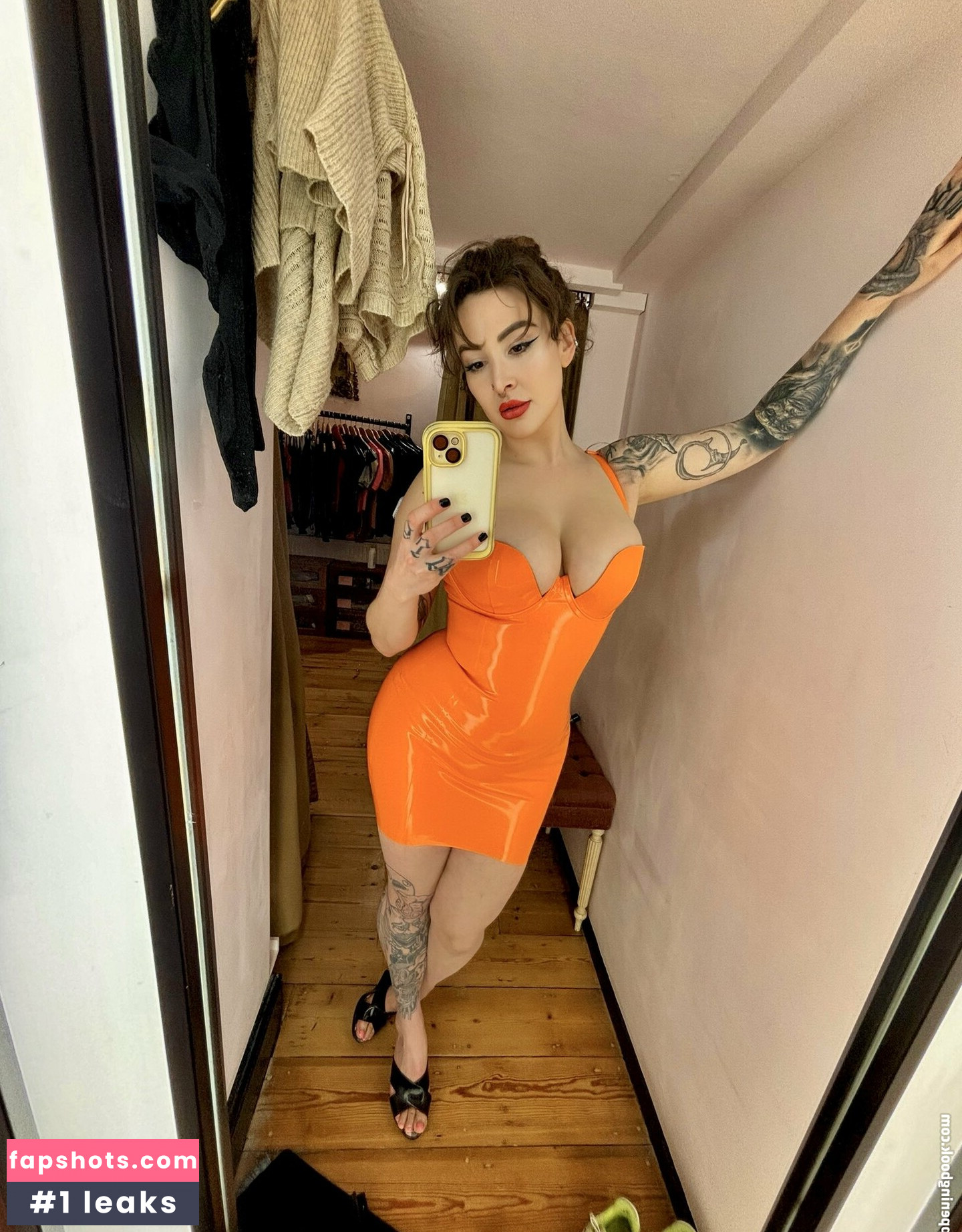 Madam_esmeralda gallery photo #4