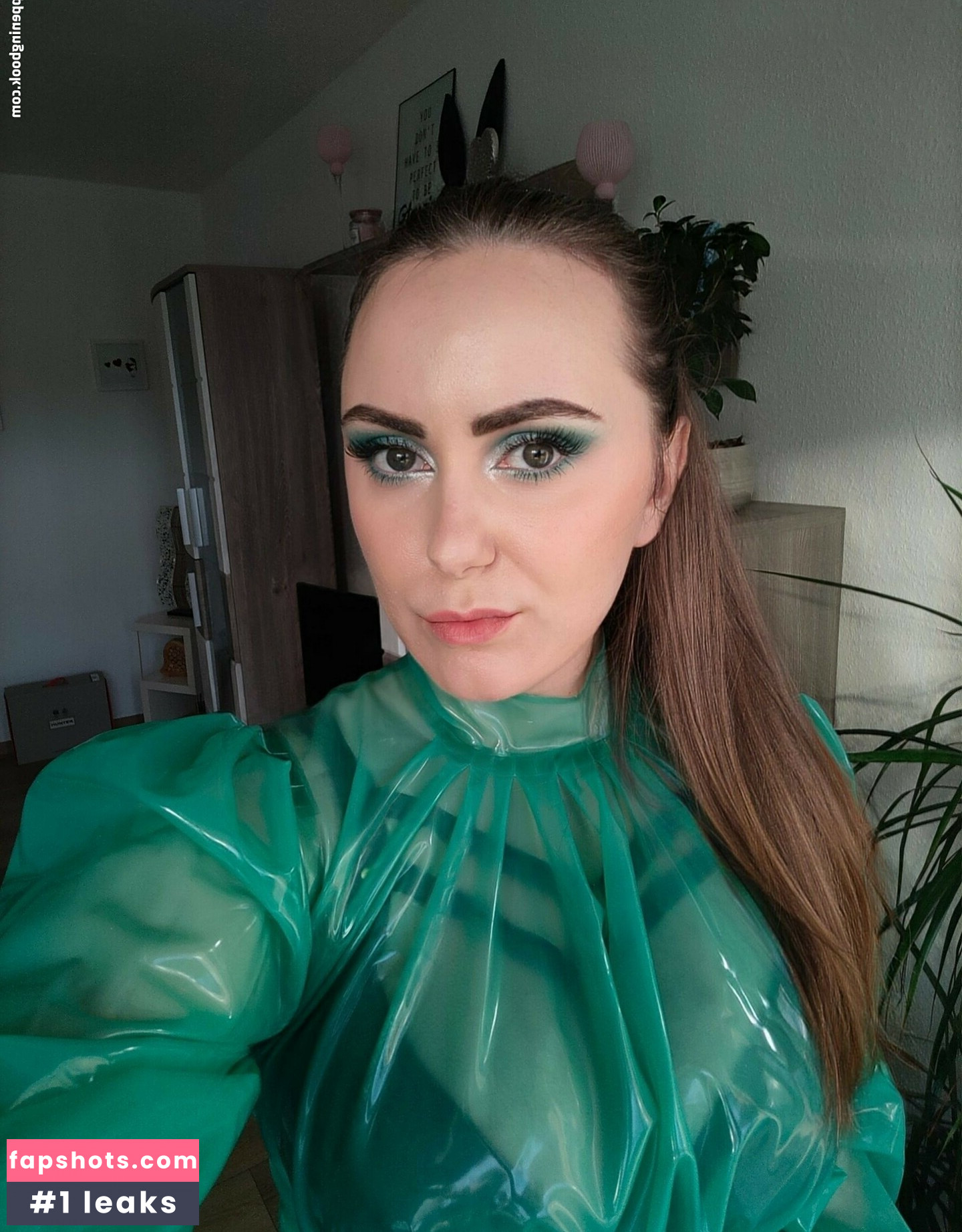 Madame Alaska gallery photo #26