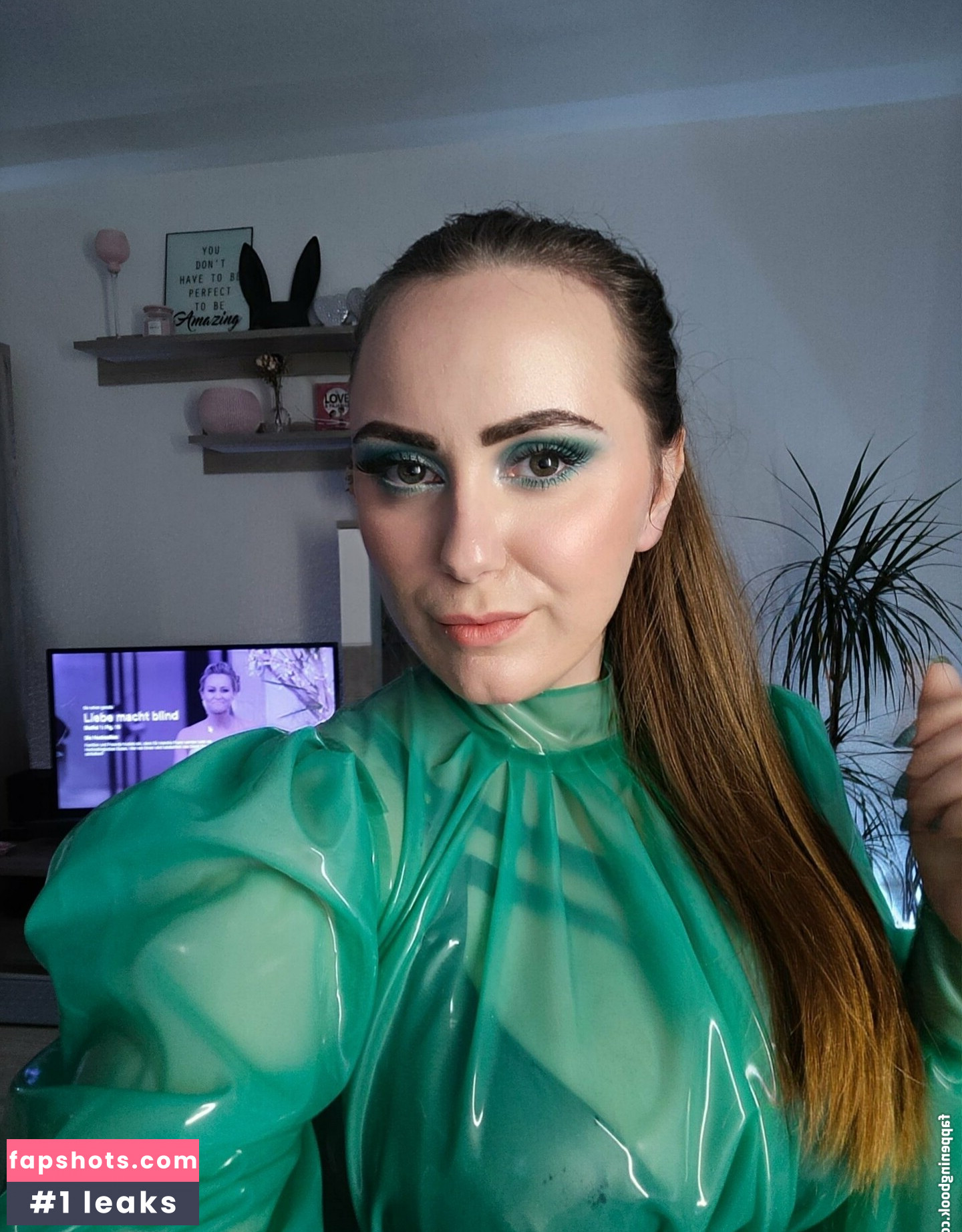 Madame Alaska gallery photo #28