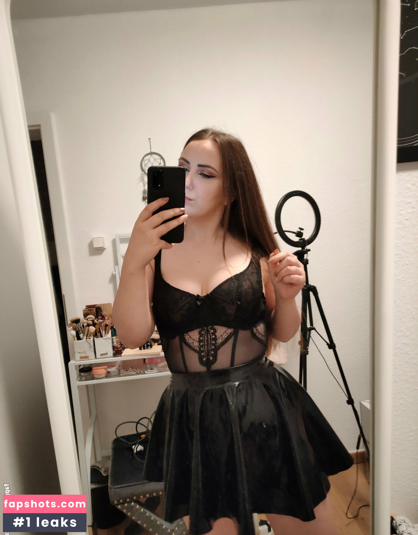 madame.alaska.official gallery photo #2