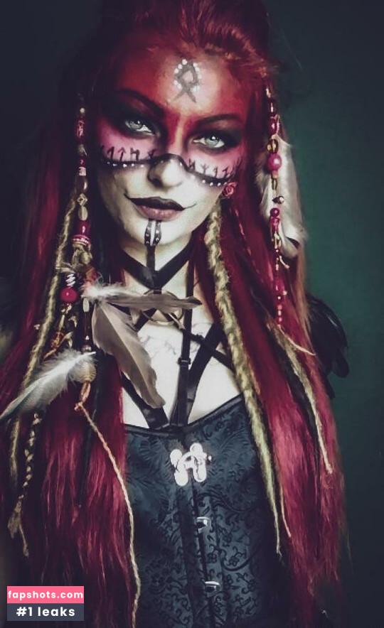 Madame Any gallery photo #4