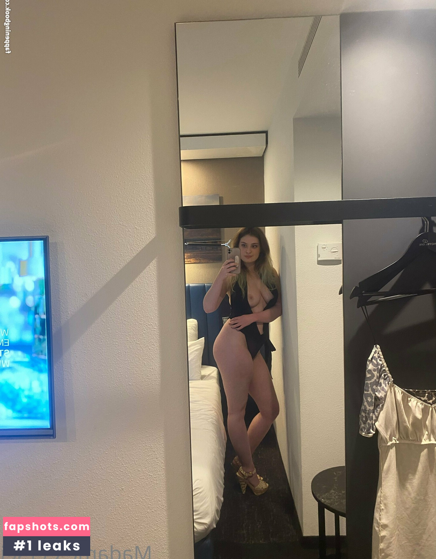 Madame Cersei gallery photo #32