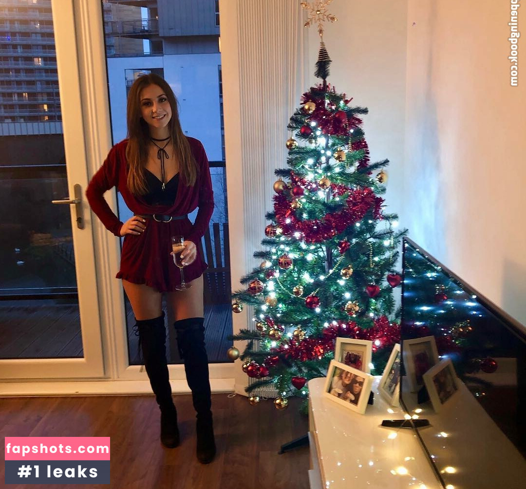 Maddie Curry gallery photo #10