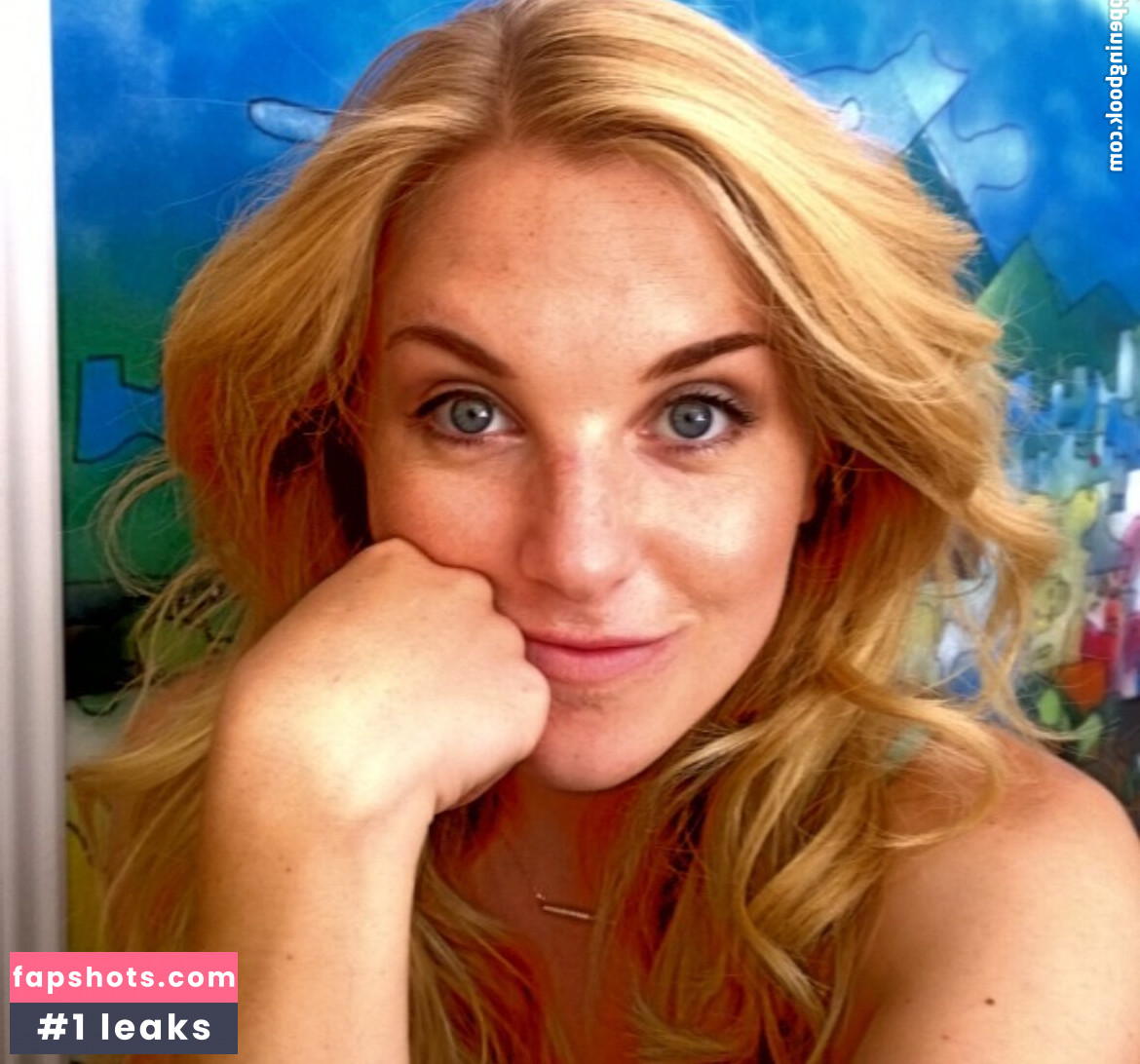 Maddie Moate gallery photo #4