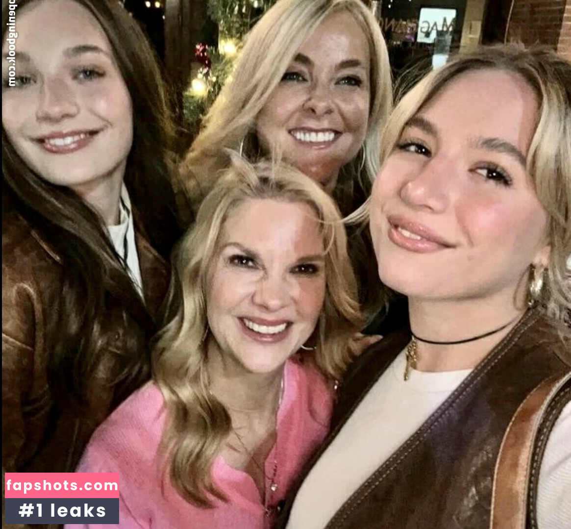 Maddie Ziegler gallery photo #190