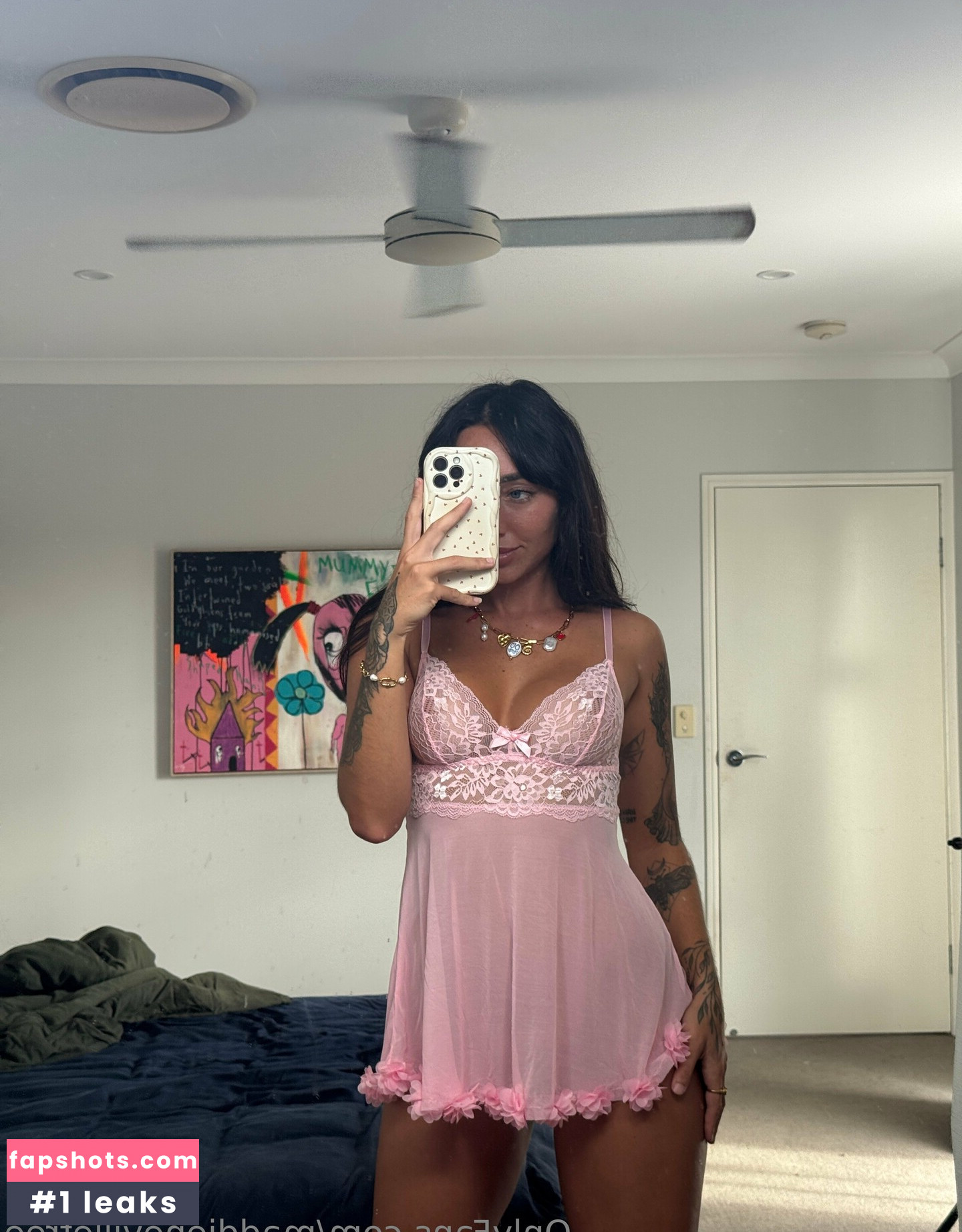 maddienevillefree gallery photo #2