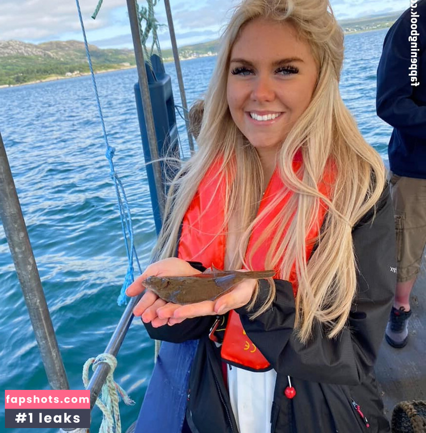 Maddison Denholm gallery photo #12