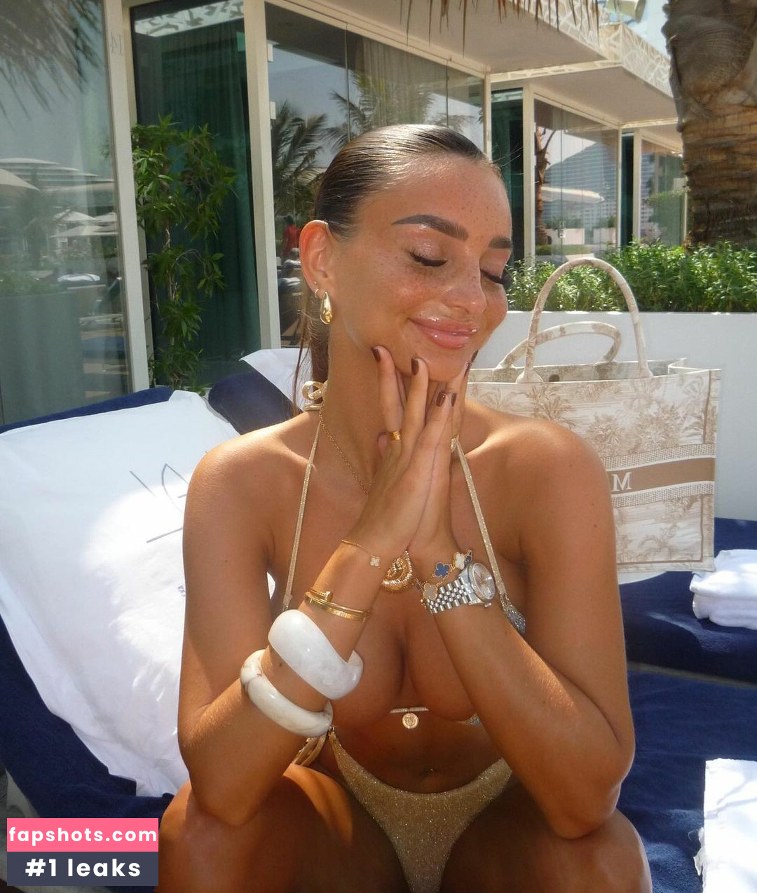 Maddy Cheary gallery photo #266