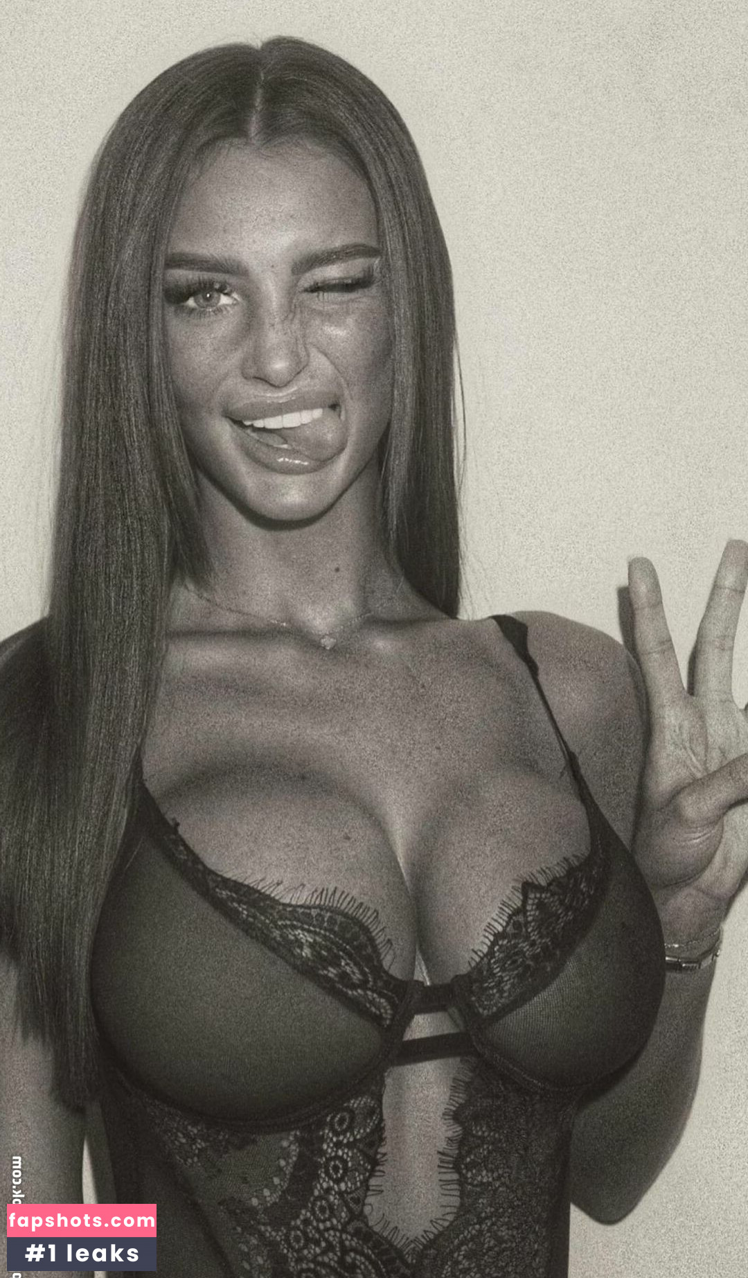 Maddy Cheary gallery photo #342