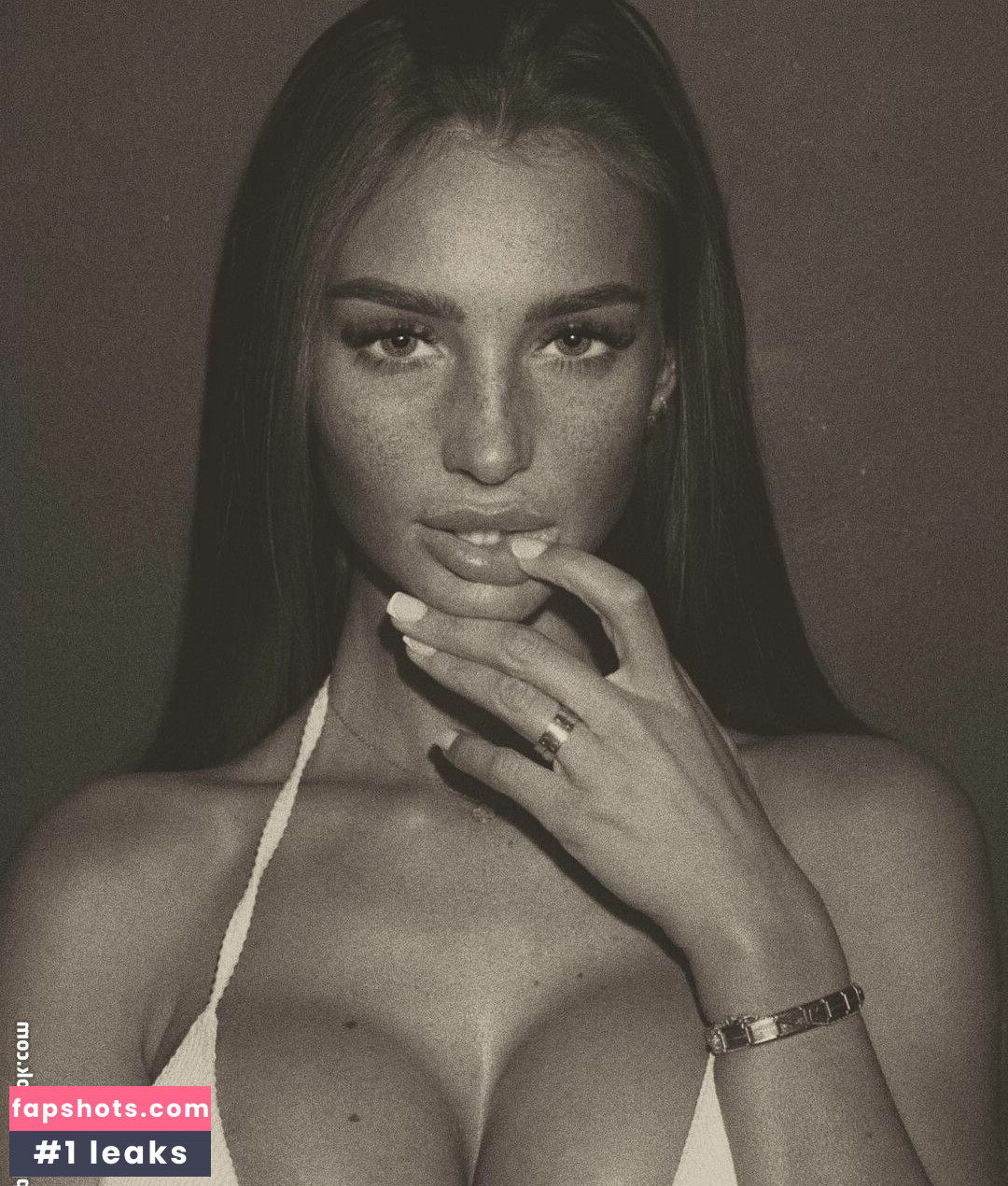 Maddy Cheary gallery photo #388