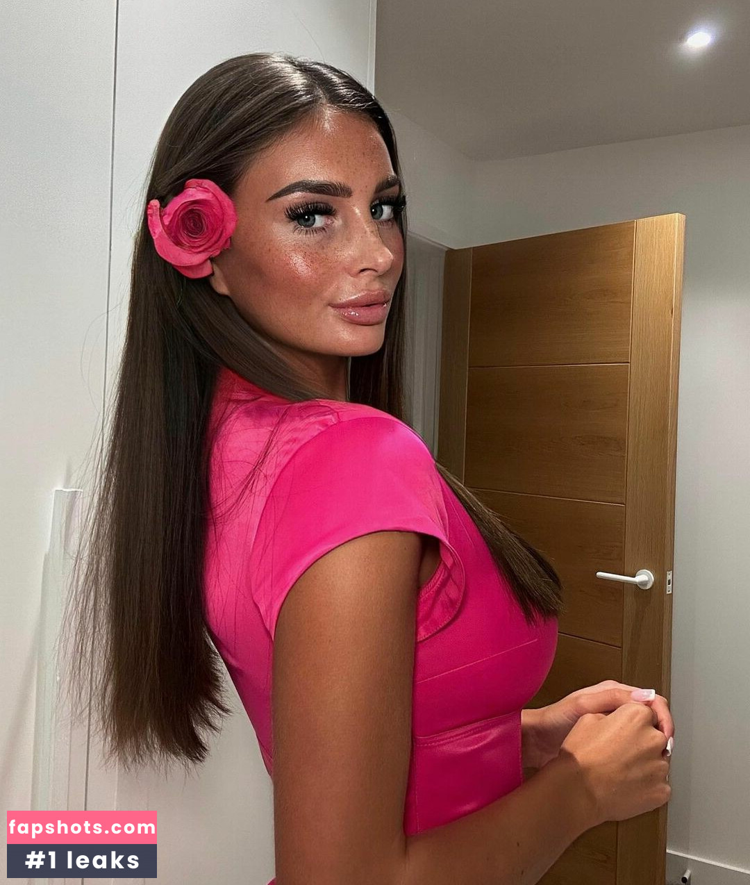 Maddy Cheary gallery photo #407