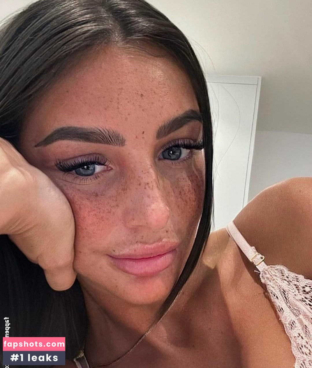 Maddy Cheary gallery photo #447