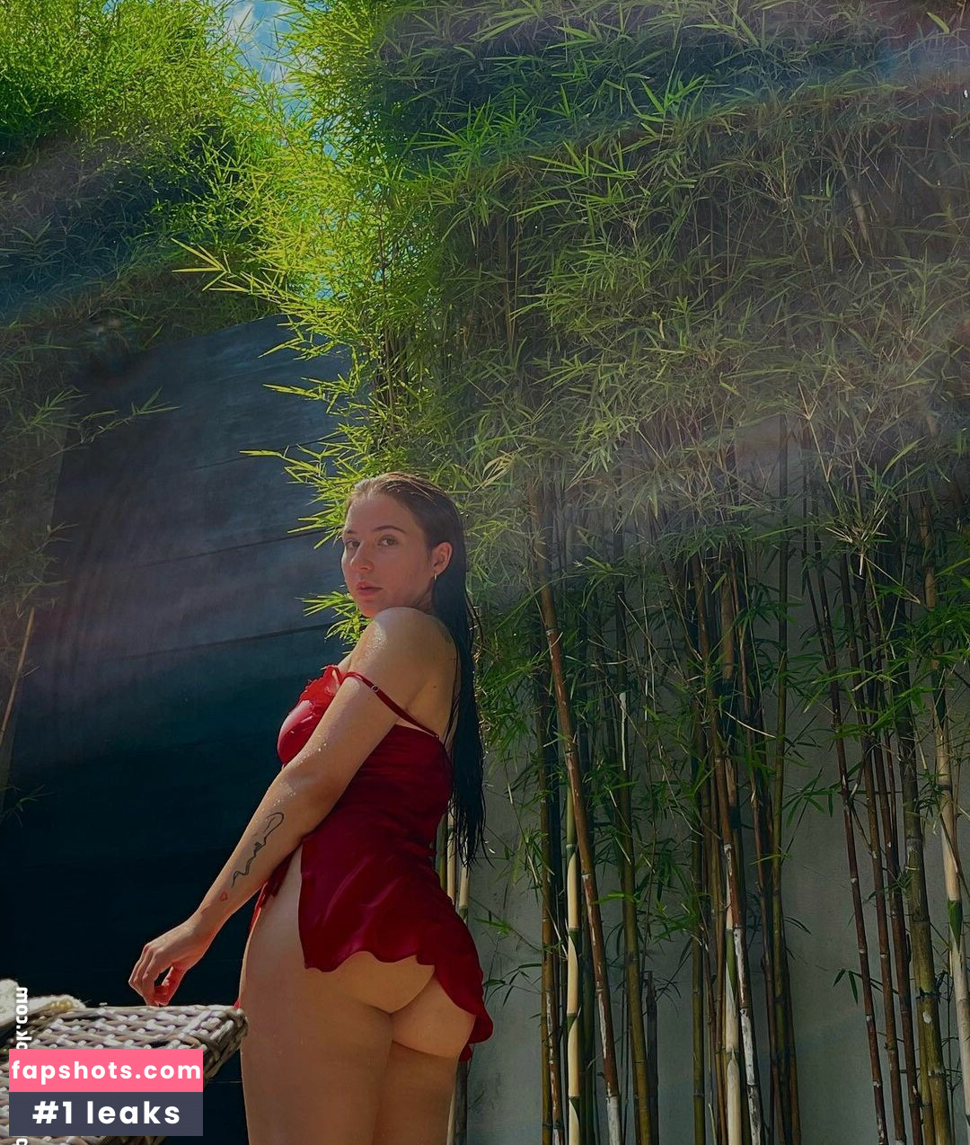 Maddy Woodroff gallery photo #18