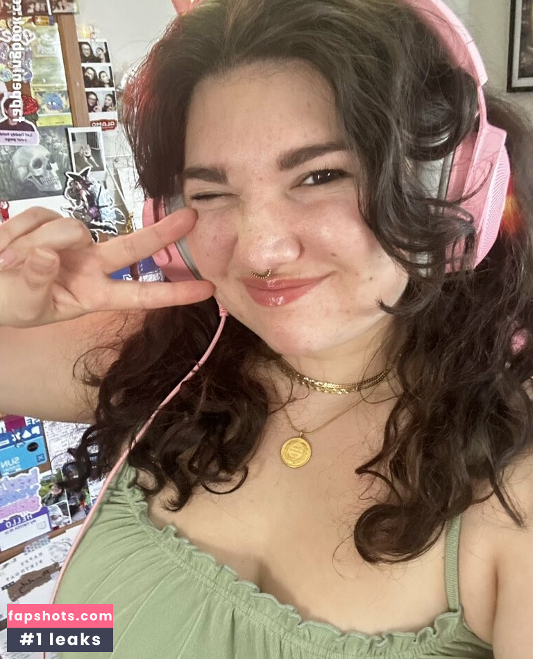 Maddymonster nude babe gallery