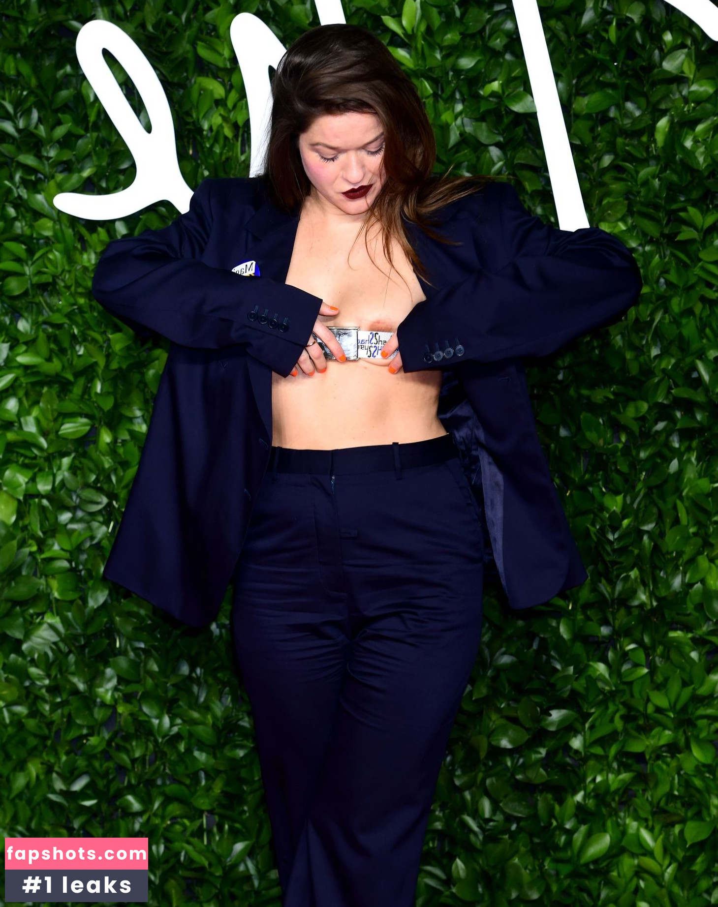 Madeleine Ostlie gallery photo #4